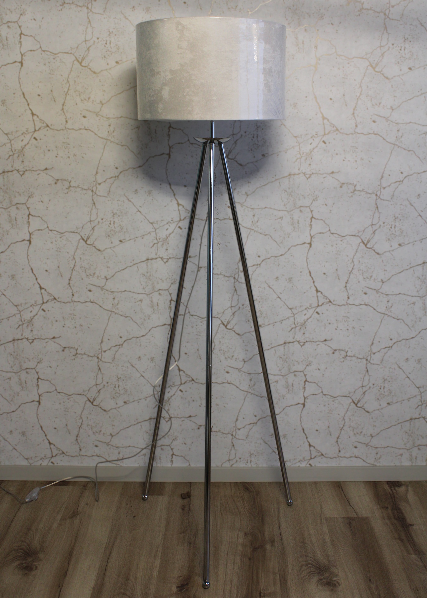 Base de chão Tripé Prateado