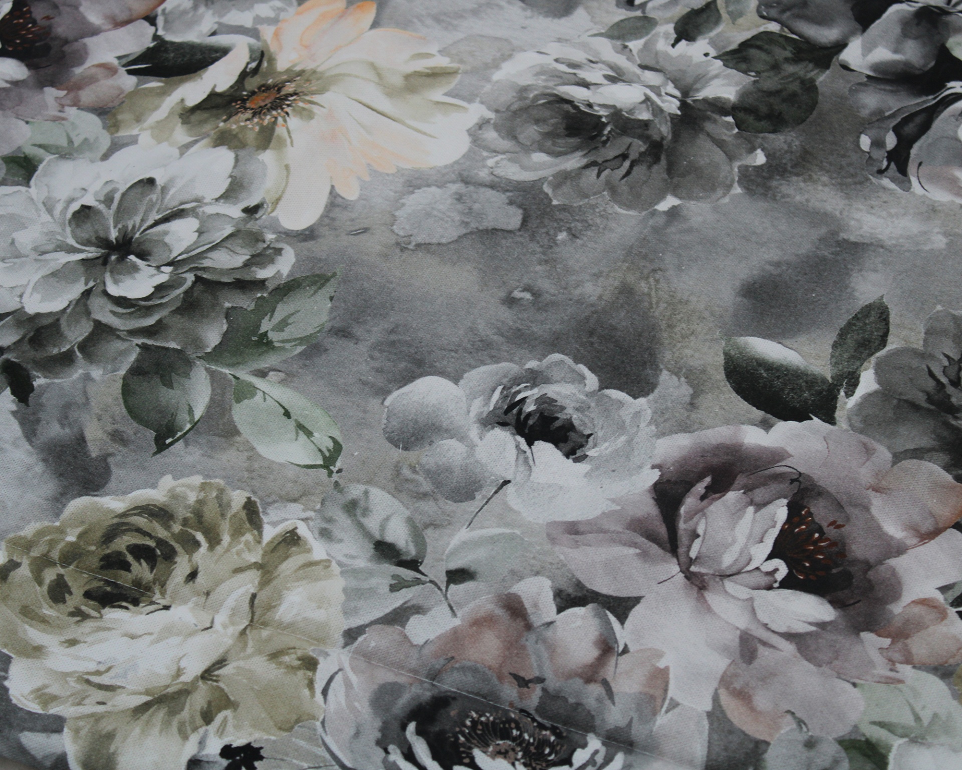 tecido floral cinza verde bege rosa com textura grosso