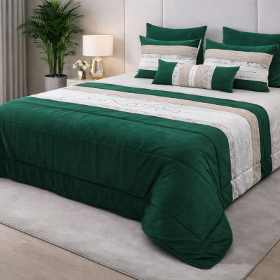 Conjunto de cama verde escuro com faixas brancas e bege bordadas em quarto moderno