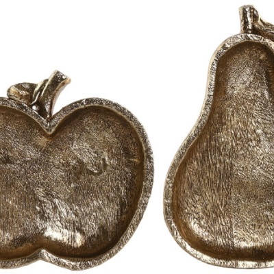 Dois tabuleiros decorativos dourados em forma de maçã e pera com textura rugosa.