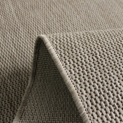 Tapete bege com padrão texturizado em relevo