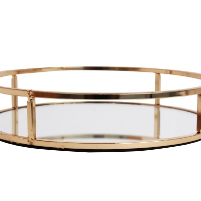 Bandeja redonda dourada com base espelhada