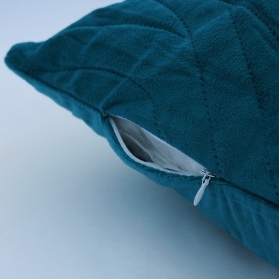 Almofada azul turquesa com fecho de correr branco