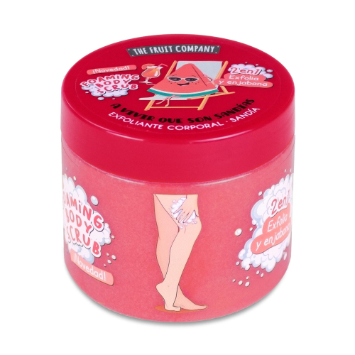 Frasco vermelho de esfoliante corporal em gel cor de rosa com texto e imagem de mulher a aplicar produto