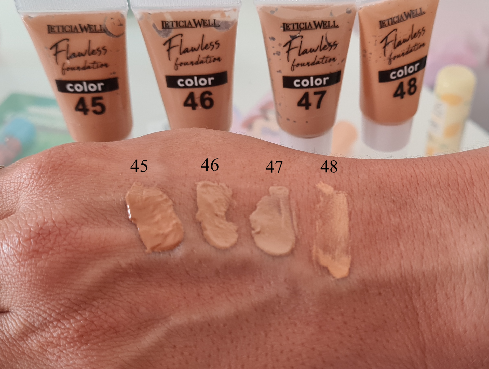 Base Fluida Maquiagem-LETICIA WELL