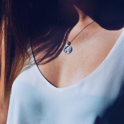 Colar em aço - World