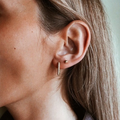 Brinco em aço com brilhantes (vendido à unidade) - Octavia