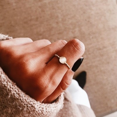 Anel em prata dourada - White Stone