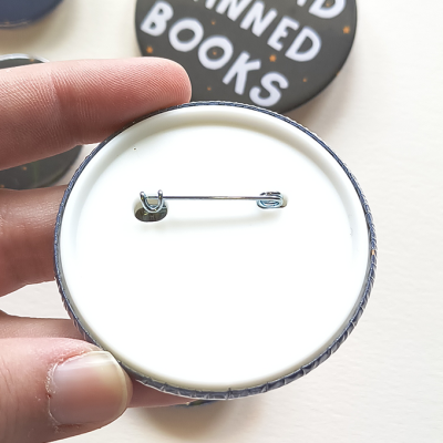 Pins 58mm - I Read Banned Books