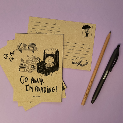 Go Away, I'm Reading - Postais