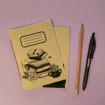 Go Away, I'm Reading - Caderno de Bolso