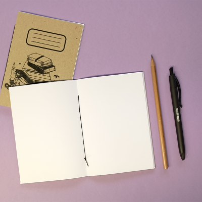 Go Away, I'm Reading - Caderno de Bolso