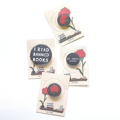 Conjunto Pins - I Read Banned Books