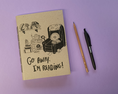 Go Away, I'm Reading - Bullet Journal com capa em Kraft