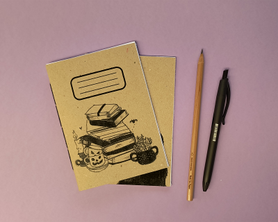 Go Away, I'm Reading - Caderno de Bolso