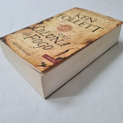 Ken Follett - Uma Coluna de Fogo (defeito na capa)