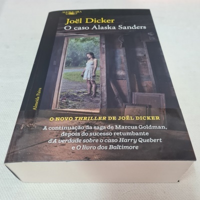 Joël Dicker - O Caso Alaska Sanders (defeito na capa)