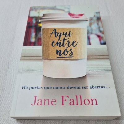 Jane Fallon - Aqui Entre Nós