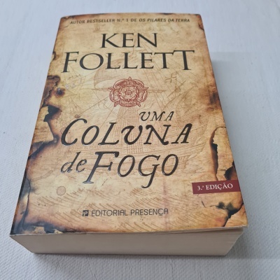 Ken Follett - Uma Coluna de Fogo (defeito na capa)