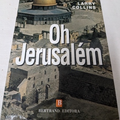 Livro Oh Jerusalém com capa mostrando a Cúpula da Rocha em Jerusalém