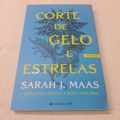 Sarah J. Maas -  Corte de Gelo e Estrelas (Corte de Espinhos - Livro 3.1)