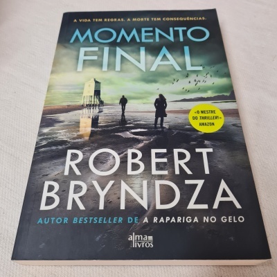 Robert Bryndza - Momento Final