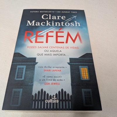 Clare Mackintosh - Refém