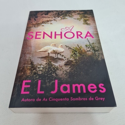 E L James - A Senhora