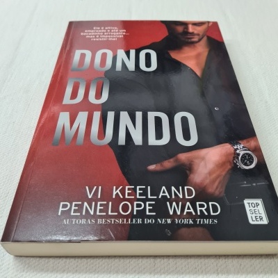 Vi Keeland e Penelope Ward - Dono do Mundo