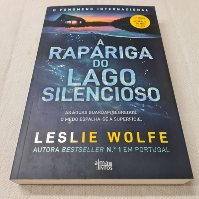 Leslie Wolfe - A Rapariga do Lago Silencioso