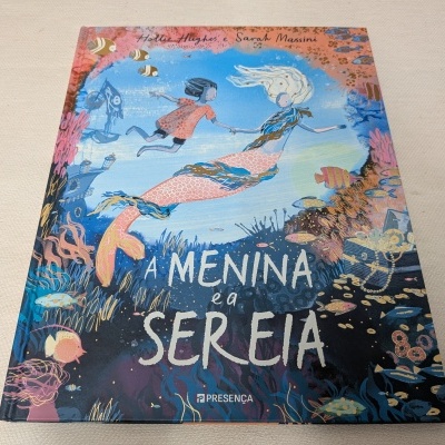 Hollie Hughes e Sarah Massini - A Menina e a Sereia