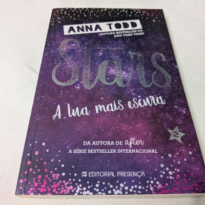 Anna Todd -  A Lua Mais Escura Stars Livro 2