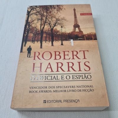 Robert Harris - O Oficial e o Espião