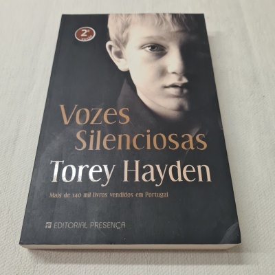 Hayden Torey - Vozes Silenciosas