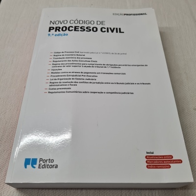Capa de livro branco 'Novo Código de Processo Civil 9.ª edição' com texto e selo vermelho