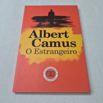 Albert Camus - O estrangeiro