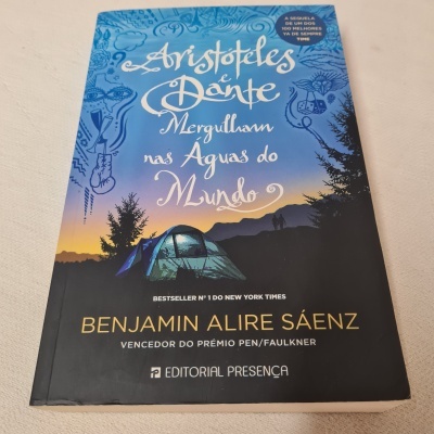 Benjamin Alire Sáenz - Aristóteles e Dante Mergulham nas Águas do Mundo