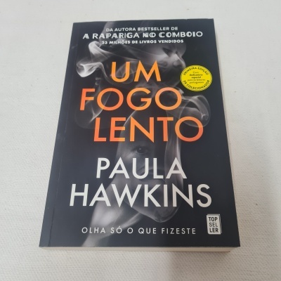 Paula Hawkins - Um Fogo Lento