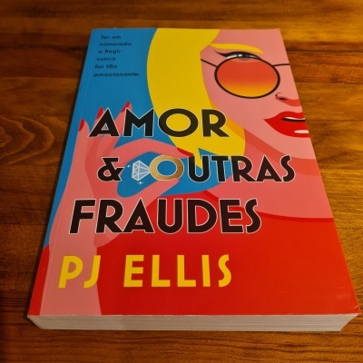 Pj Ellis - Amor e Outras Fraudes