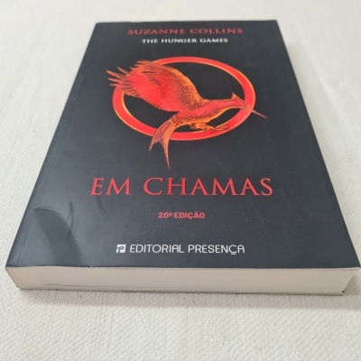 Suzanne Collins -  Em Chamas (Os Jogos da Fome - Livro II)