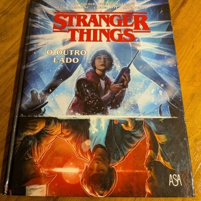 Stefano Martino e Jody Houser - Stranger Things - O Outro Lado