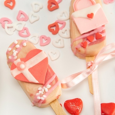 Confeti de Corações Brancos e Rosas "Amor Secreto" 100g und.