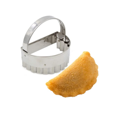 Corta Massas Rissóis/ Azevias Canelado  M/Lua  10 cm -