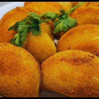 Corta Massas Rissóis/ Azevias Liso  M/Lua  10 cm -