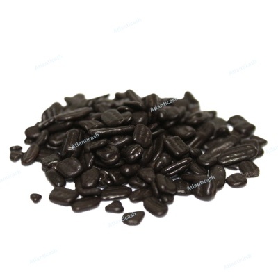 Pedras pequenas pretas lisas com acabamento brilhante