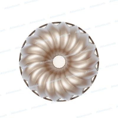 Forma de silicone para bolo prateada com padrão espiral