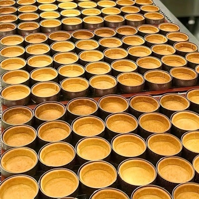 Molde Tarte Perfurados em Aço Inoxidável 8x2cm - und.