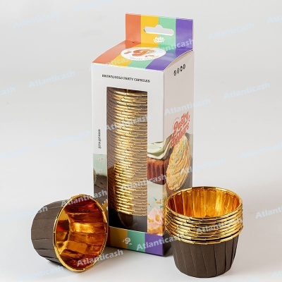 Cápsulas para cupcakes douradas e castanhas em embalagem colorida