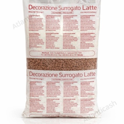 Sacos plásticos transparentes com pedaços castanhos e texto vermelho Decorazione Surrogato Latte