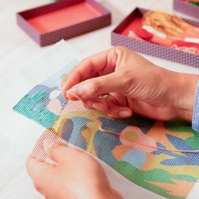 Atelier 65 Bordado Campo - Djeco Arts & Crafts